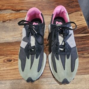 New Balance Women's Sneakers in Black, Pink, and Green